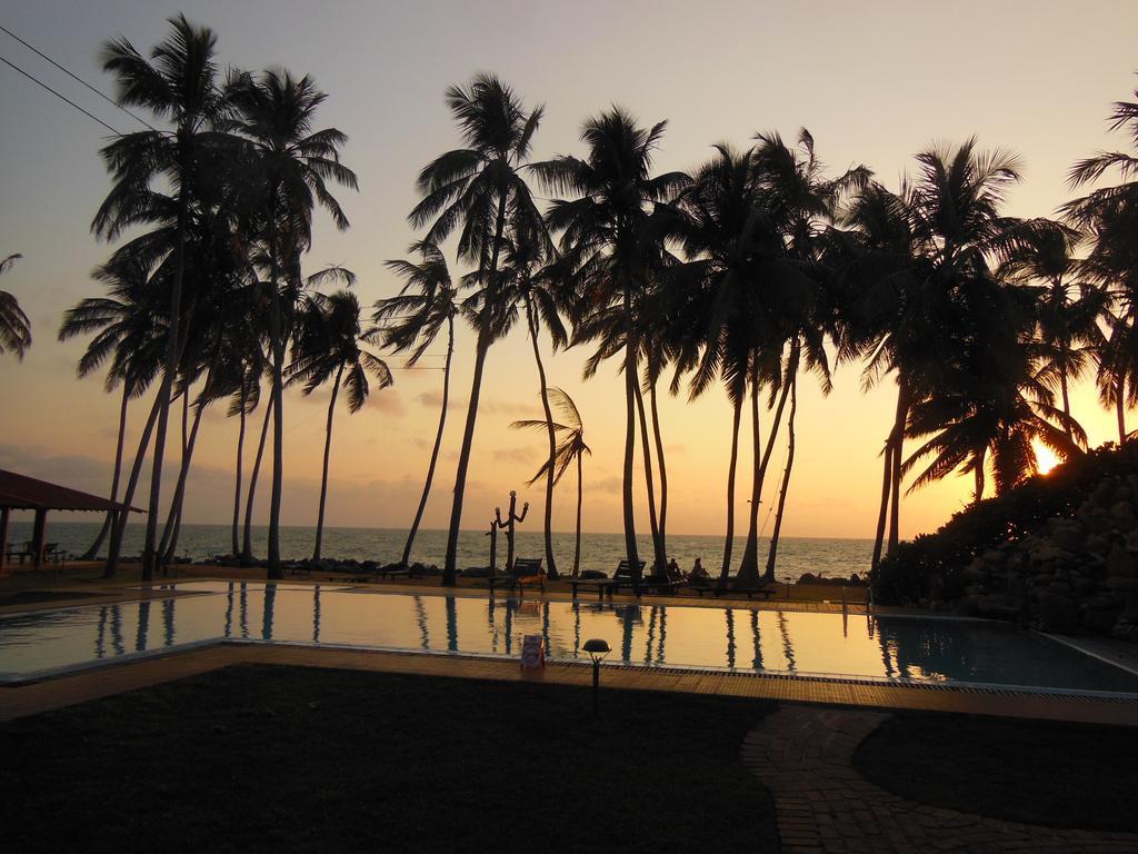 Sanmali Beach Hotel Marawila Bagian luar foto
